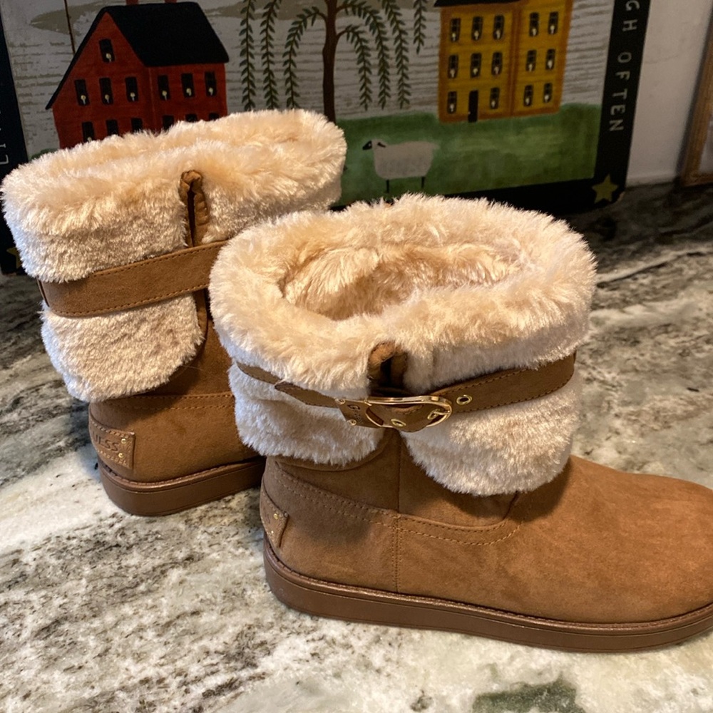 Guess tan lined boots size 7